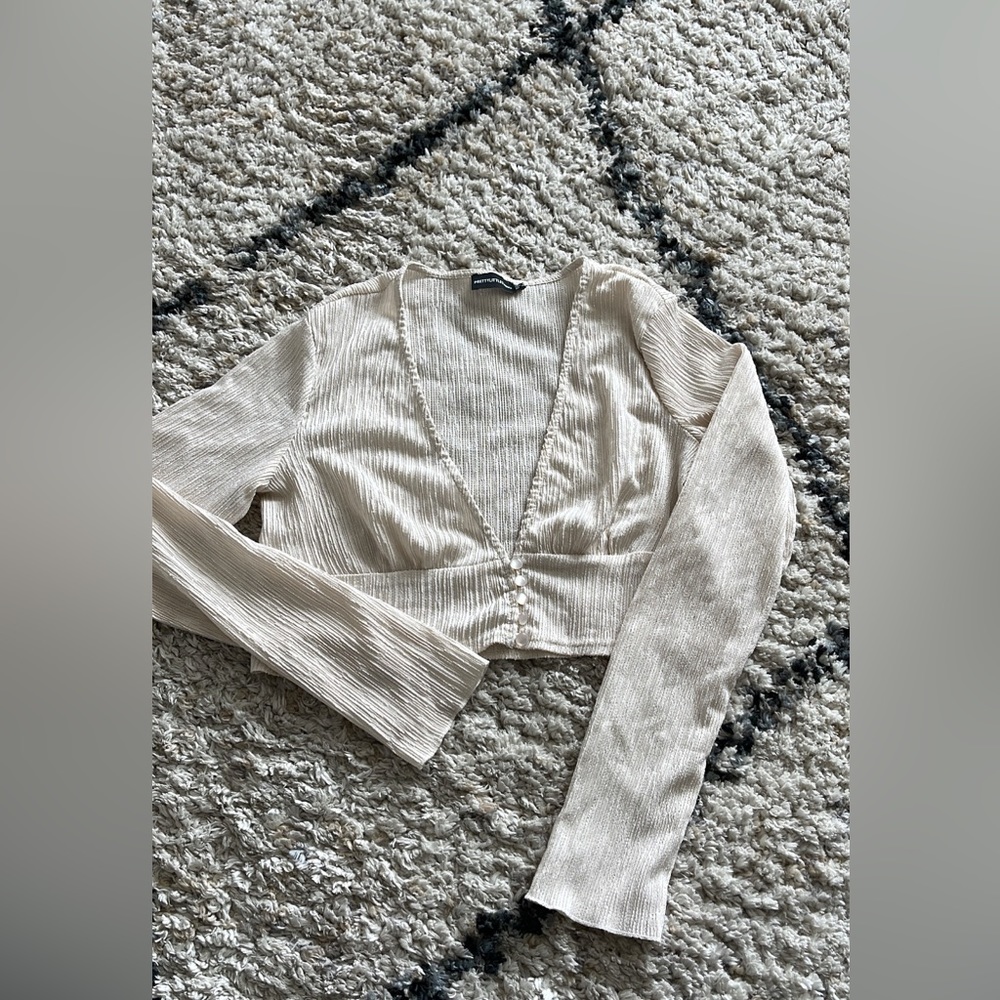 Pretty little thing stone crinkled textured button crop top